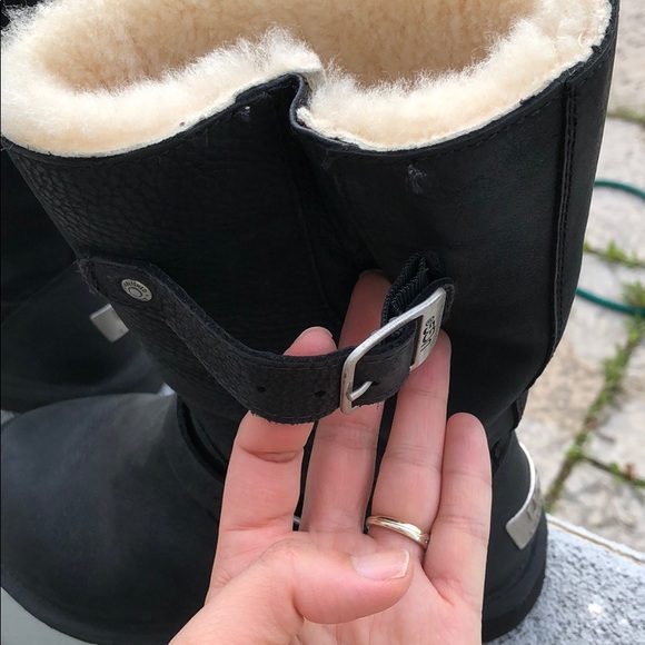 Super cozy warm UGG winter boots - Picture 3 of 7